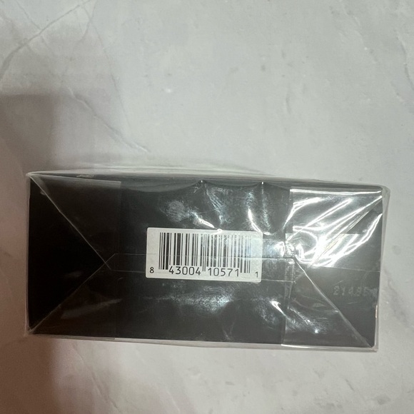 Pat McGrath Skin Fetish: Sublime Perfection Setting Powder; Light Medium 2 - Picture 6 of 6